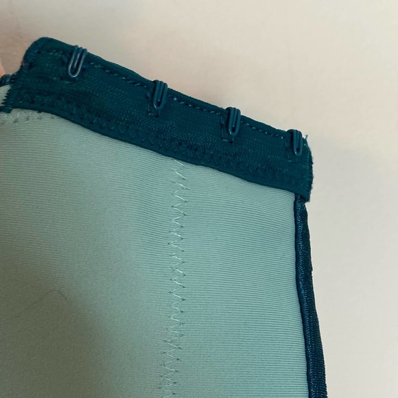 Cacique Women's Full Coverage Lightly Lined Back Smoother Bra Size 40DDD - Picture 10 of 12